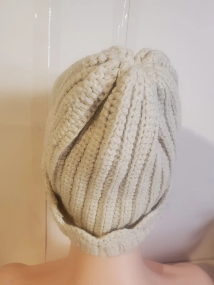手工制作厚罗纹豆豆帽 – 象牙色奶油钩针编织针织 - 编织电缆... — 第 4/4 张图片