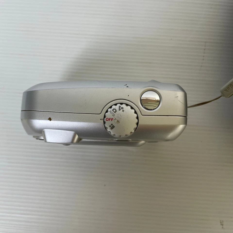 Kodak EasyShare CX7300 3.2 MP Digital Camera Silver untested - Image 4 of 4