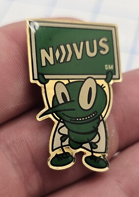 VTG Lapel Pinback Gold Tone NOVUS Green Bug Advertising Collector Business 