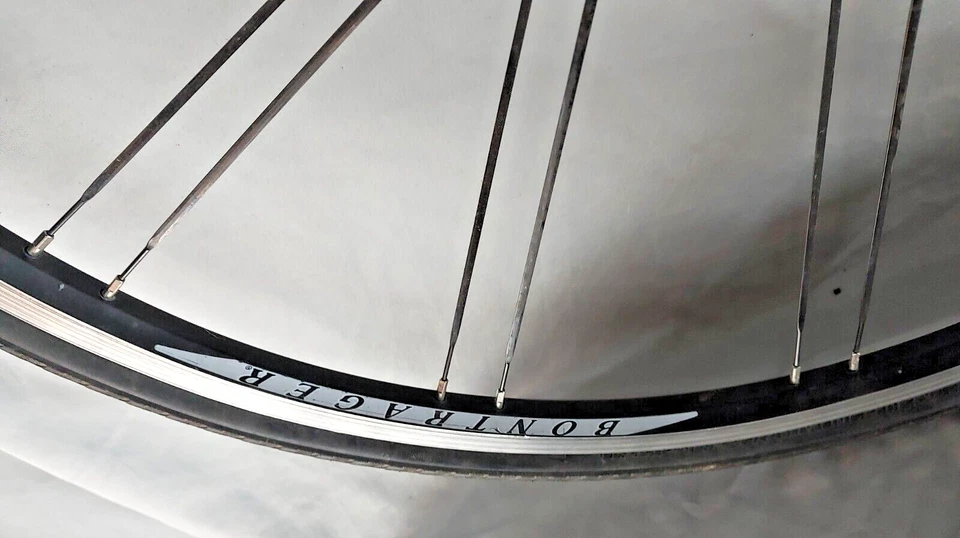 Trek Bontrager Race 700c Road Bike Wheel Set 130/100 24/20S Bladed QR US Shipper - Image 3 of 4