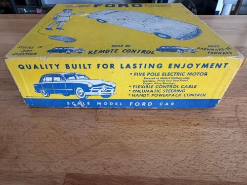 Vintage 1949 FORD Custom 4 DOOR 1/25 scale REMOTE CONTROL PROMO MODEL BY AMT - Picture 12 of 23