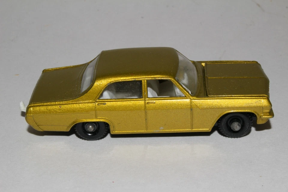 MATCHBOX LESNEY NO36C OPELDIPLOMAT, ЗОЛОТОЙ, ХРОМИРОВАННЫЙ ДВИГАТЕЛЬ, ИЗЯЩНЫЙ, ОРИГИНАЛЬНЫЙ - Изображение 3 из 4