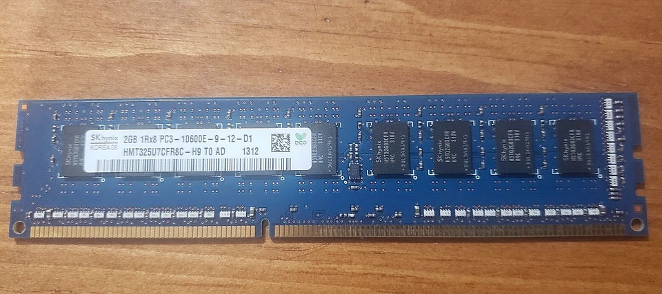 6 LOT Hynix 12GB 6x2GB DIMM 1333 PC3 DDR3 10600 ECC RAM Memory HMT325U7CFR8C-H9 - Image 2 of 4