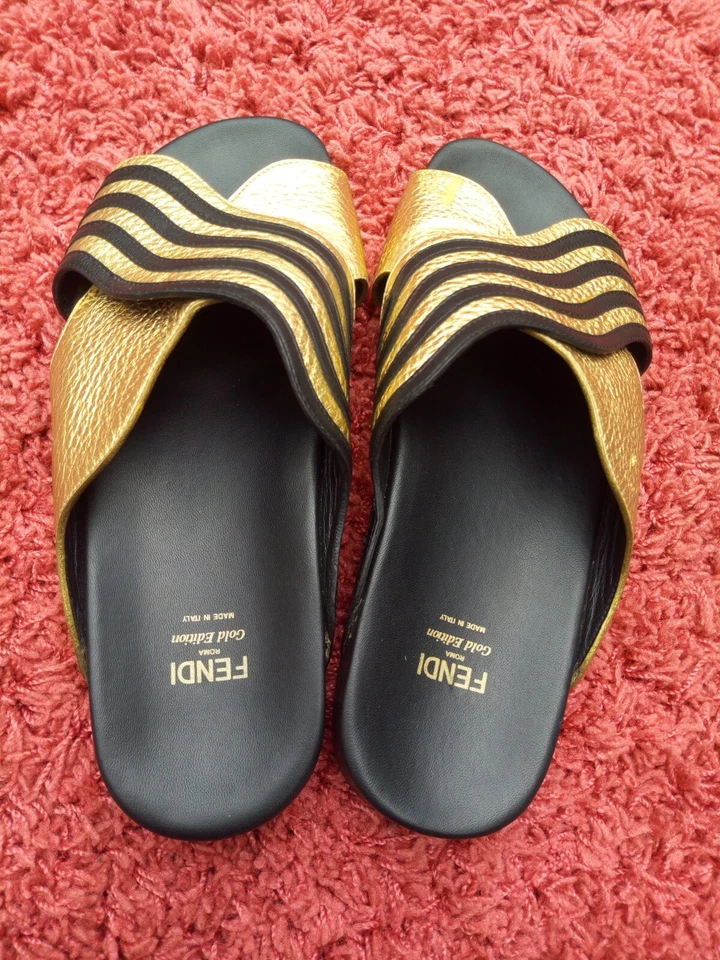 Toboganes Fendi de cuero negro/dorado ondulados talla 35 Foto 4 de 4