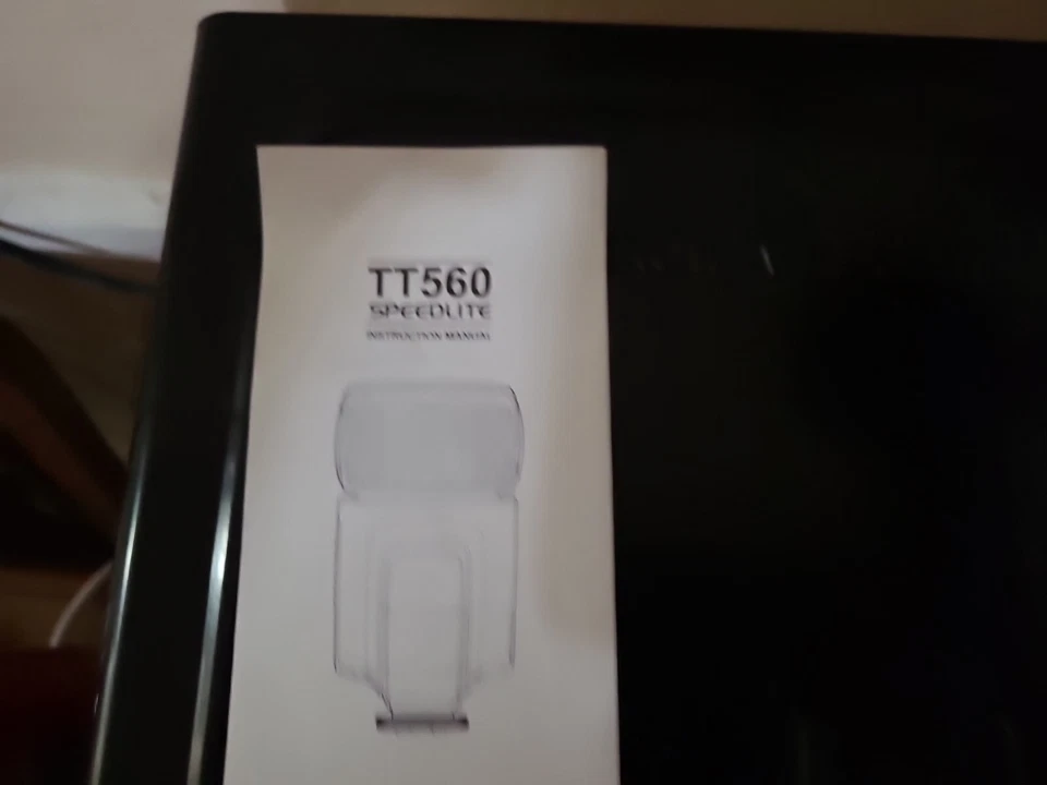 Neewer TT560 Flash Speedlite for DSLR Cameras with Standard Hot Shoe - Image 4 of 4