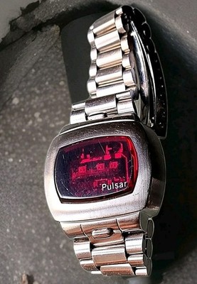 VINTAGE 1970 QUARTZ PULSAR P4 LED ORIGINAL UHR INOX VERSION.