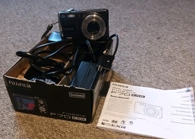 Fujifilm FinePix F70 Digital Camera - SILVER - TESTED/MINOR FAULT - BOX & CABLE