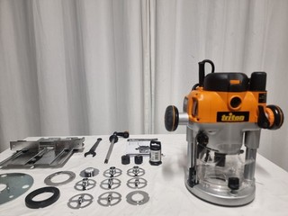 TRITON TRA001 2400W PRECISION ROUTER WITH ACCESSORES & TRITON GUIDE BUSH SET
