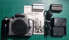 Canon Eos 300D Solo corpo funziona ma...+ batterie, caricabatterie, scheda 4Gb.