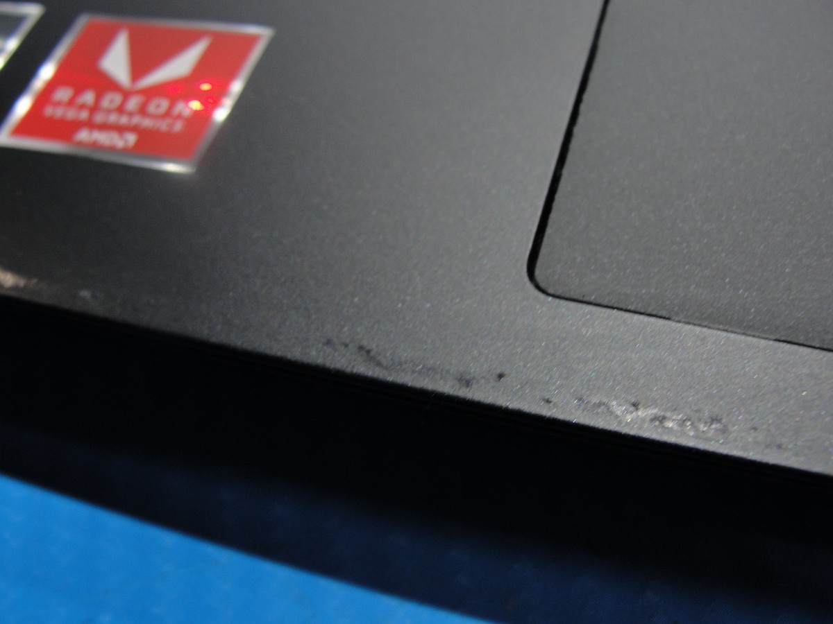 Lenovo ThinkPad E585 15.6” FHD AMD Ryzen 3 2200U 2.5GHz 4GB 240GB
