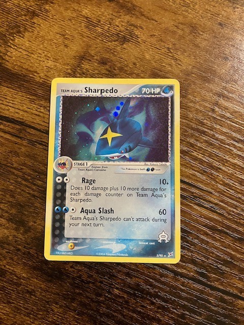 Pokemon Team Aqua's Sharpedo 5/95 holo HP