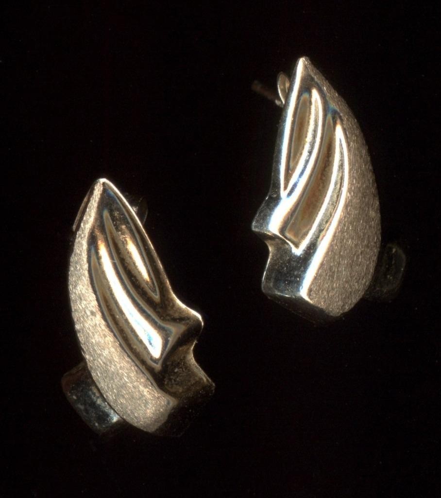 10K 16mm Solid Yellow Gold Infinity Leaf Petal Pl… - image 1