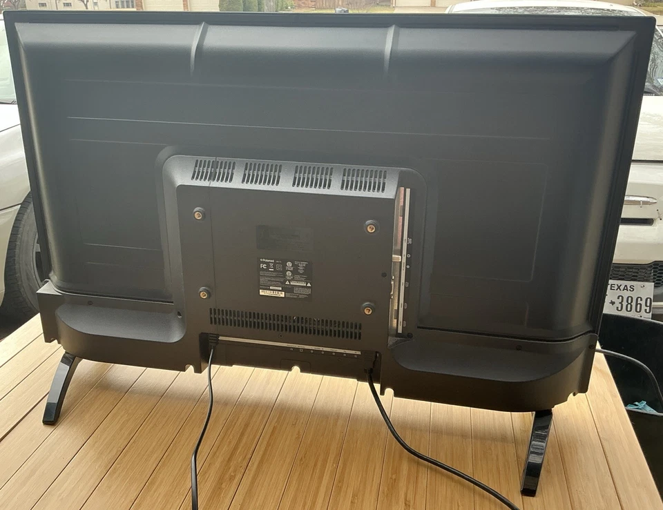 Polaroid 32GSR3000FC 32 inch Flat Panel 720p 60HZ LED TV with Remote - Image 2 of 4