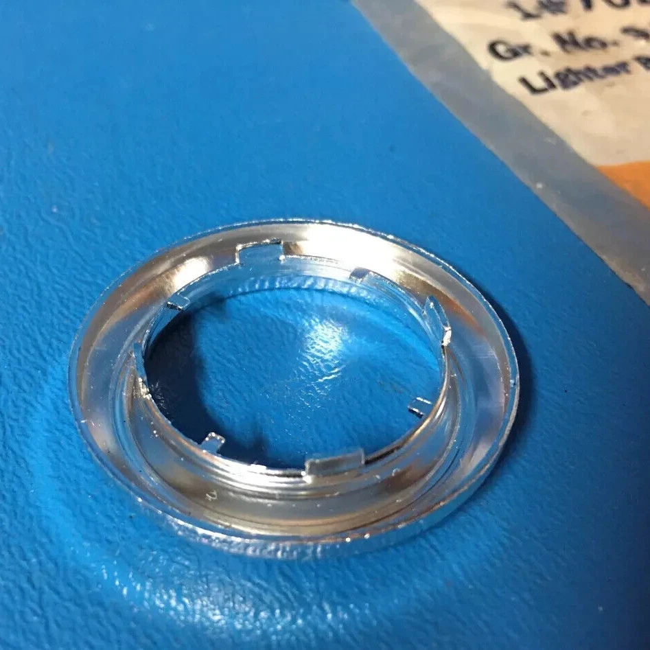 NOS GM 1968 庞蒂亚克 GTO 勒芒点烟器表圈仪表板孔罩7023251 — 第 2/2 张图片