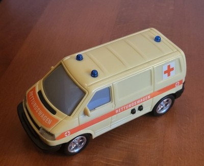 Krankenwagen Modell Dickie VW T4 mit Vorlauf, Licht und Sound