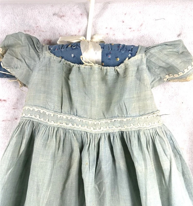 vestido antiguo niño cordón cuello y mangas hecho a mano original principios de 1800 Foto 4 de 4
