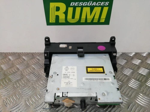 8200290680 Sistema Audio/Radio Cd para RENAULT LAGUNA II (BG0) 8242 - Imagen 6 de 6