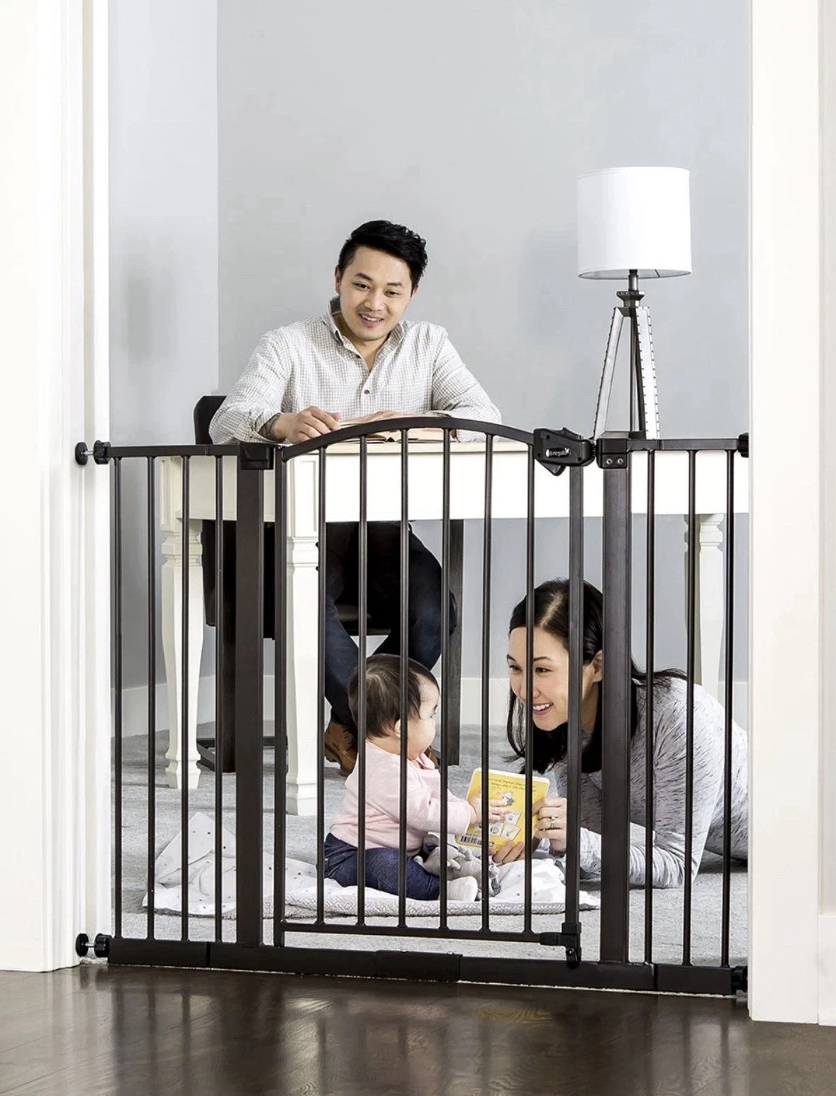 Regalo 0370 BR DS Extra Wide Easy Step Arched Decor Walk Thru Baby Gate