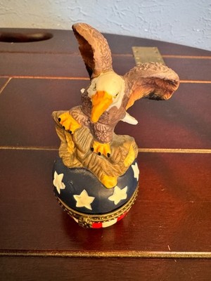 Vintage ceramic hinge trinket box American Eagle with flag
