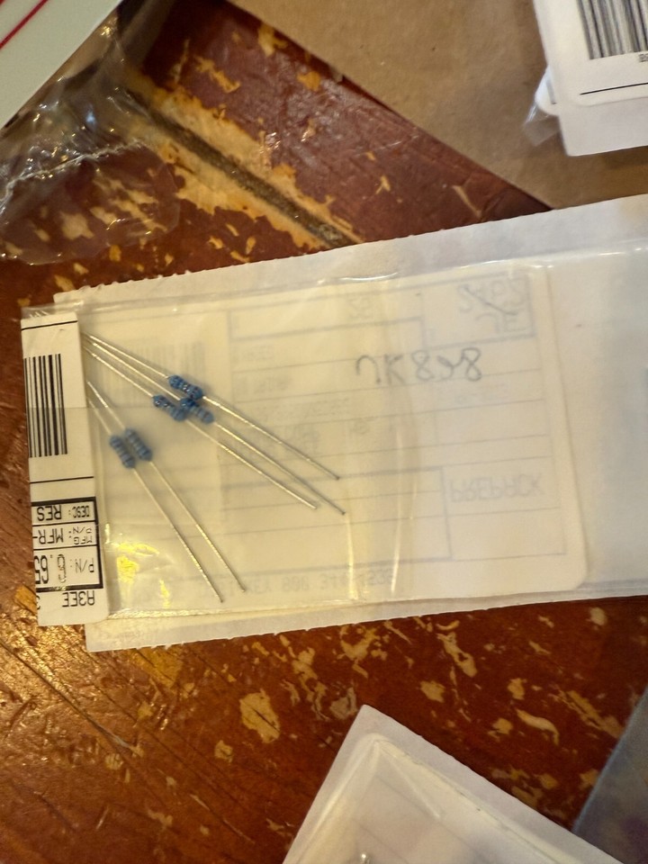 Eiechip 600 Pz/lotto 30 Valori Di 20pcs 1% 1/4 W Resistenza Pacchetto Resistore A Film Metallico Kit Utilizzare Un Anello Colorato Resistenza (10 Ohm - Foto 9