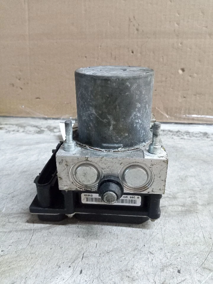 Used ABS Modulator fits: 2012 Subaru Forester Modulator Assembly vehicle dynamic Foto 3 de 4