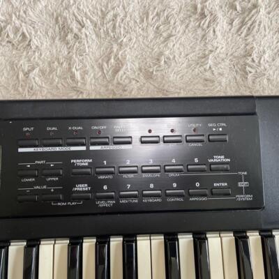 Roland XP-10 Synthesizer Black keyboard Music Instruments | eBay