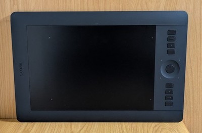 ごく美品 WACOM INTUOS PRO Mサイズ PTH-651/K1 一式 Wacom Intuos Pro M ペンタブレット、最高2048筆圧