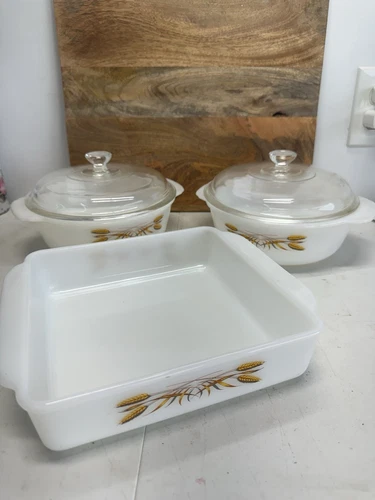 FIRE KING WHEAT ROUND Bowls W/lids + Casserole Anchor Hocking Set Vintage