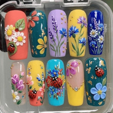 Color Ladybug Handmade Press on Nails Lavender Daisy Gold Flake Fake Nails