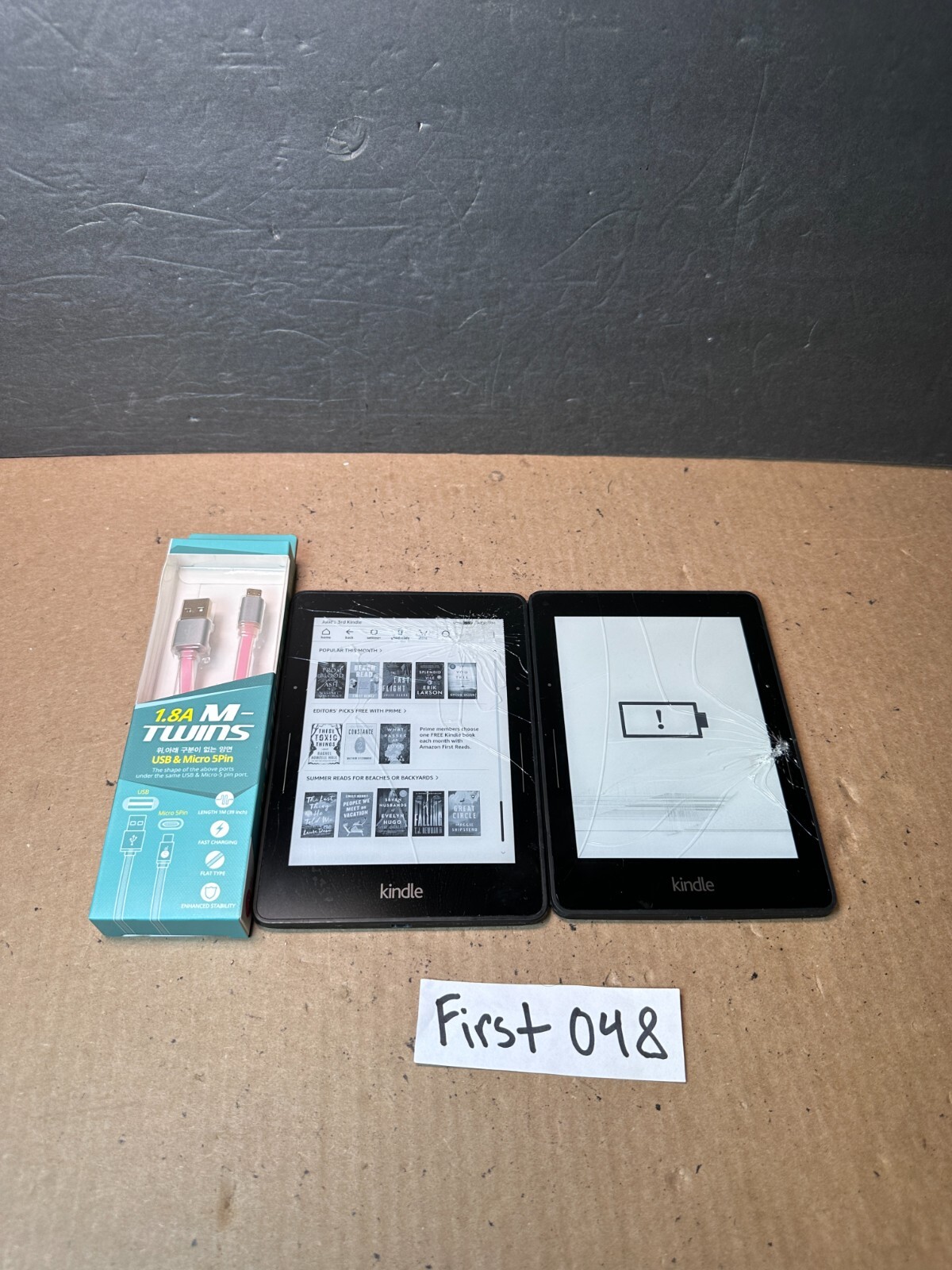 2x Amazon Kindle Voyage Ereader 6