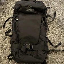 ARC'TERYX KHAMSKI 38 Hiking Backpack - 38- Black NWOT