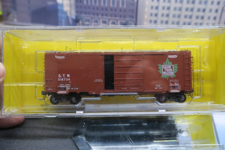 KADEE HO SCALE #5211 GTW 516734 40' PS-1 BOXCAR 8' 6 PANEL SUPERIOR DOOR! - Image 3 of 4