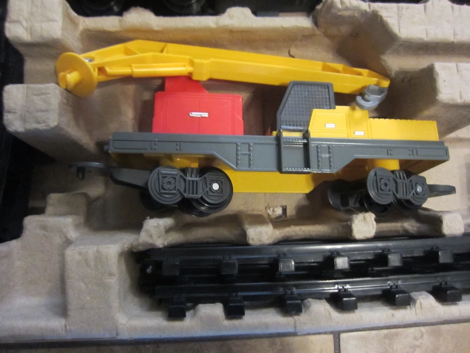 CAT Caterpillar Construction Express Toy Train Set Battery Powered Motorized - Image 4 of 4