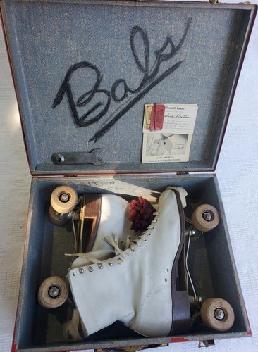 Vintage 1950s Roller Derby Skates Case Wood Wheels Tony Bennett Fan Club Tickets - Picture 9 of 12