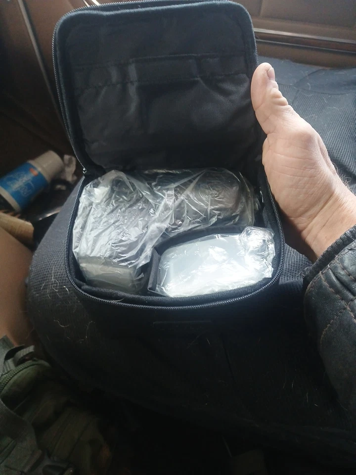 Nikon Speedlight SB-700 Shoe Mount Flash w/reflector, filters & case, used once - Image 2 of 4