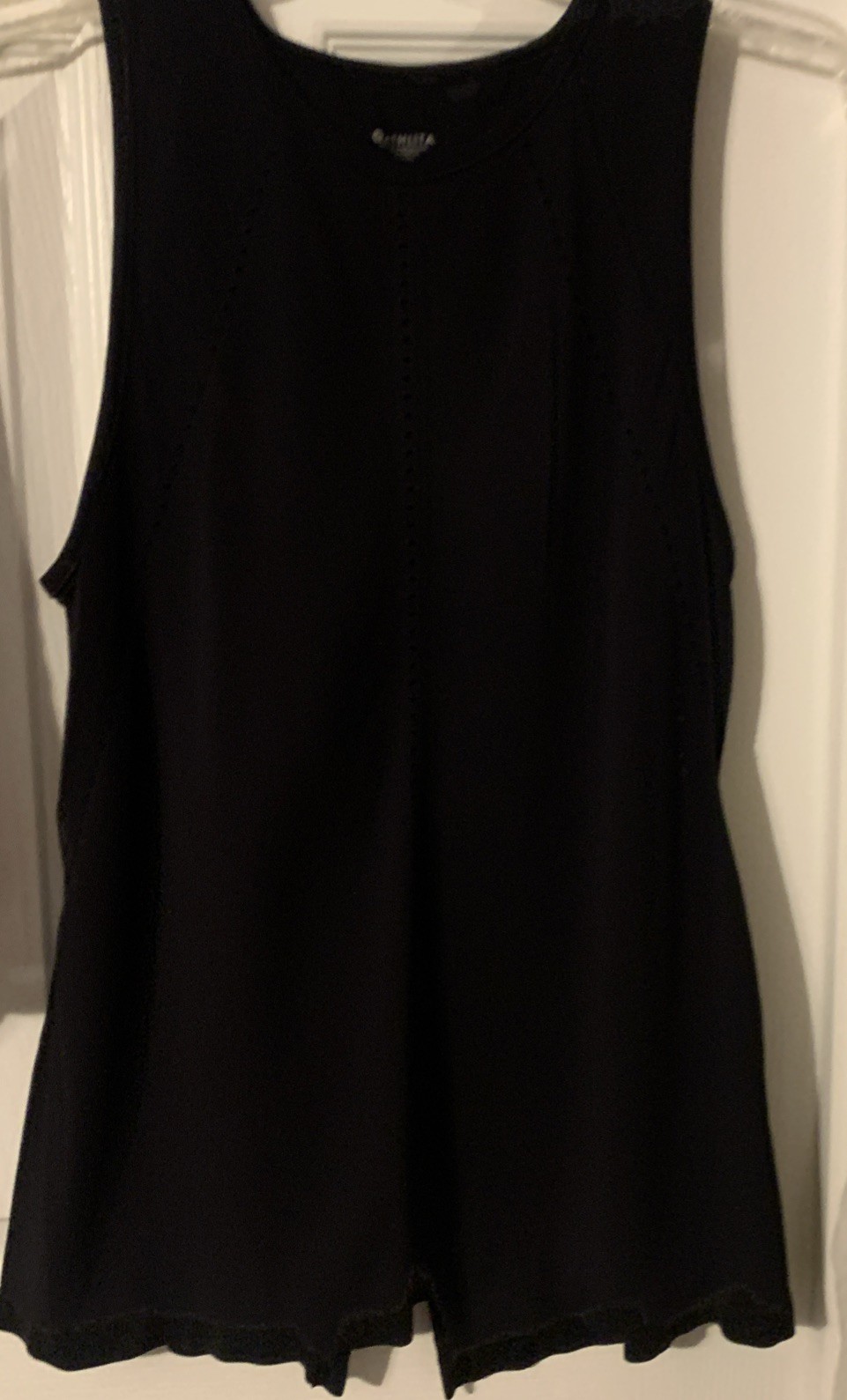 Picture 4 of 24