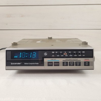 GE Spacemaker Kitchen Companion Radio, 7-4225A Under Cabinet, Tested