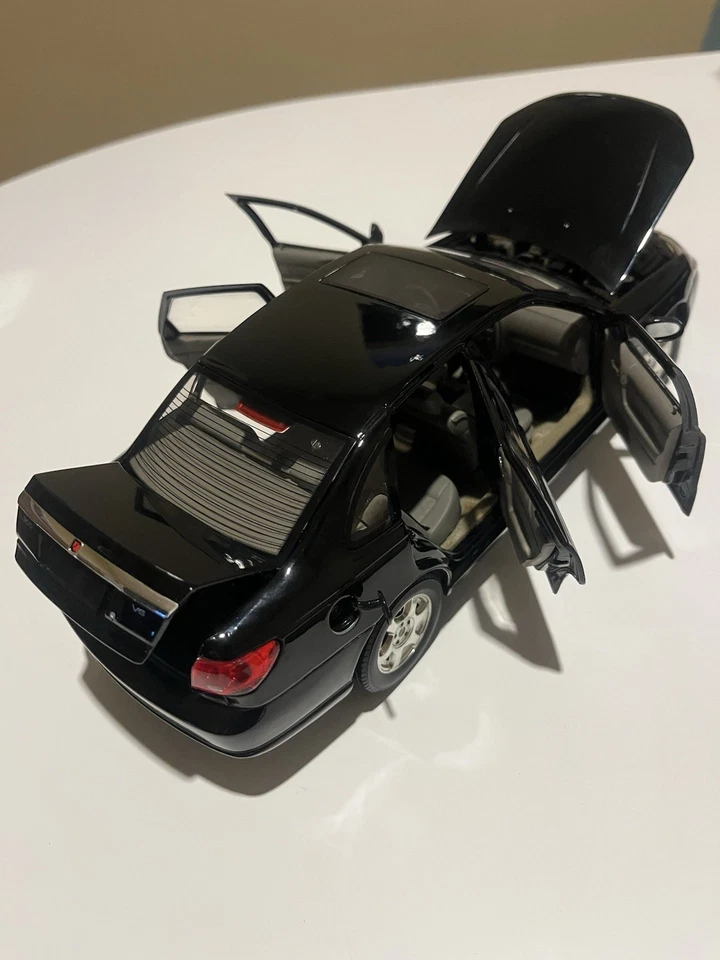 Highway 61 Collectibles Saturn L300 Sport Sedan Black 1/18 Mint in Box  - Image 3 of 4