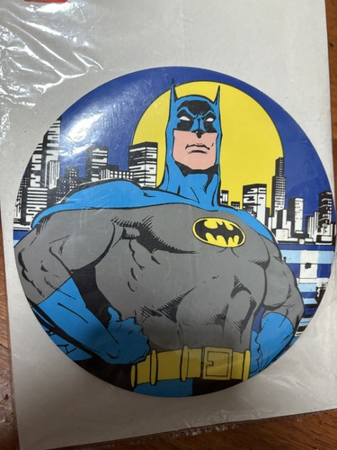 Vintage Batman Comic Book Pinback Button Badge Gotham Superhero 80s New Sealed - Picture 3 of 3