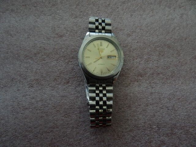 Vintage Seiko 5 7S26-0420 Stainless Steel 21 Jewels Vintage Seiko 5 7S26-0420 Stainless Steel 21 Jewels