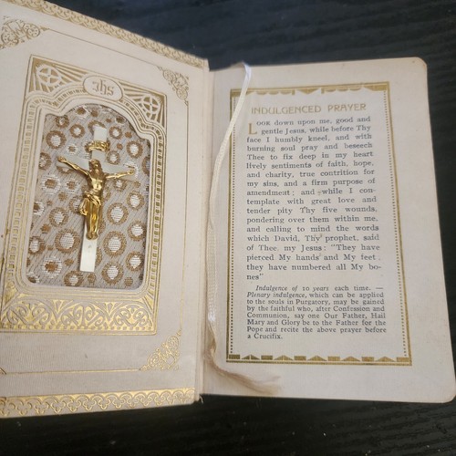 Whom God Hath Joined - Catholic Bride Nuptial Mass (1939 Hardcover Bakelite) - Picture 6 of 10