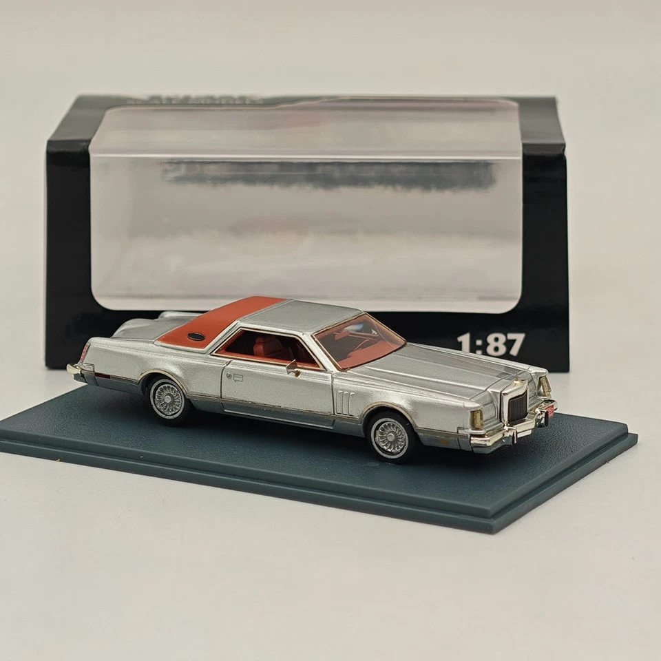 1/87 NEO SCALE MODELS Lincoln Continental Mark V Silver Resin Car Limited - Image 3 of 4
