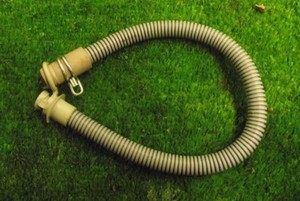 Waschmaschine Whirlpool AWOE9140 Schlauch Ablaufpumpe