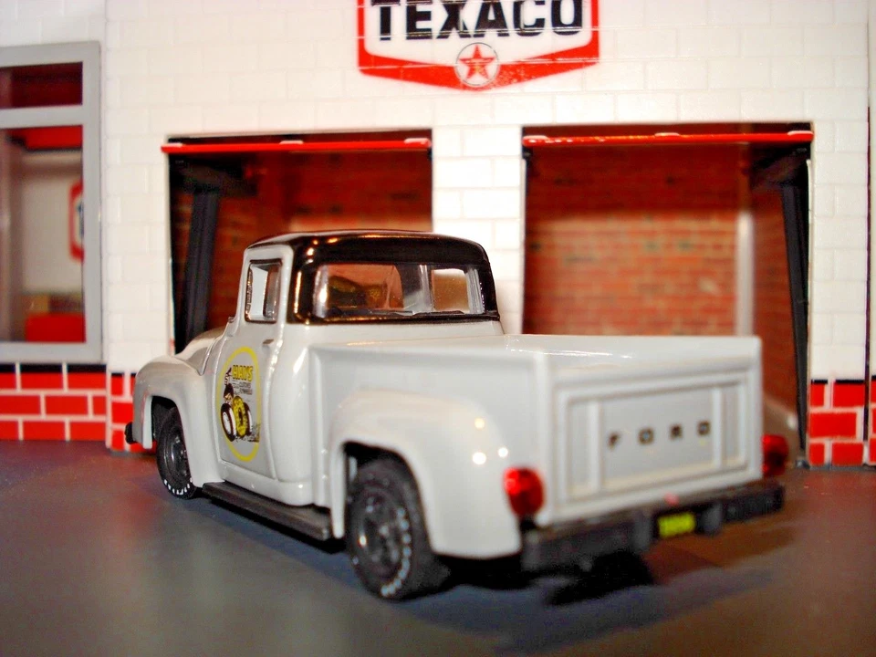 Camión de tienda Ford F-100 1956 56 edición limitada "hays embragues" 1/64 M2 Foto 4 de 4