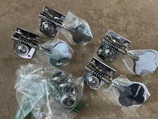 Set Fender Player bass tuners tuning pegs Pre...