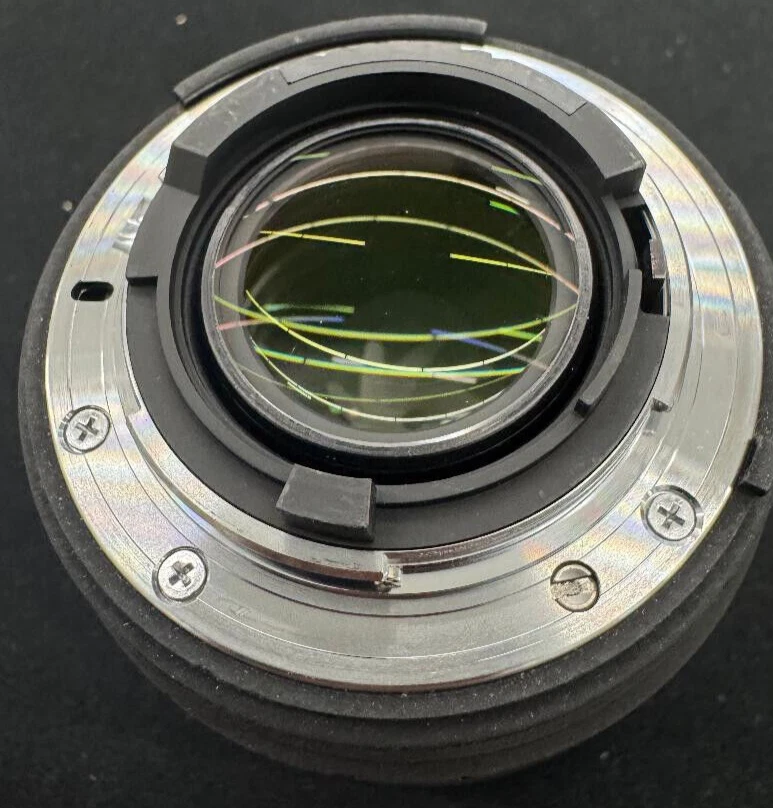 Lente macro SIGMA ASPHERICAL 28 mm F/1,8 D EX DG para Nikon Foto 2 de 4