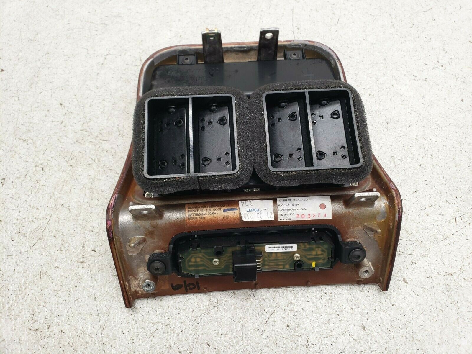 03-07 MASERATI QUATTROPORTE REAR CENTER CONSOLE VENT W/TRIM & CONTROLS 501 OEM