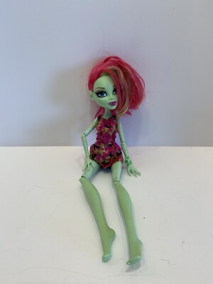 Monster High Doll Venus McFlytrap With Cuff EUC w/ Clothes