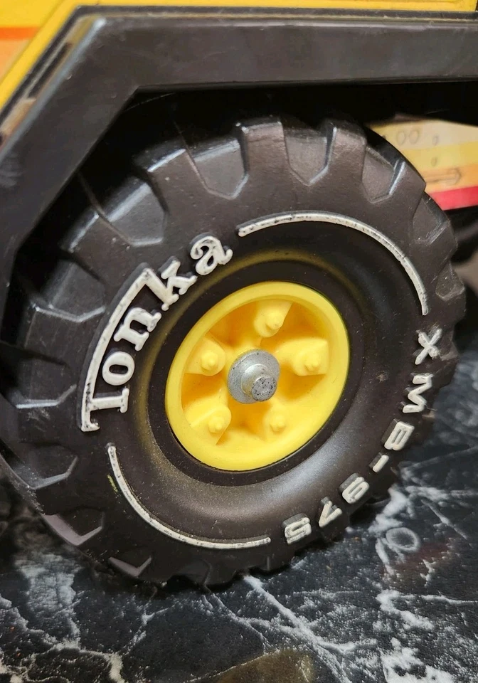 Vintage Tonka Turbo Diesel Dump Truck 1984 XMB-975 Pressed Steel Toy Korea Made - image 3 of 4
