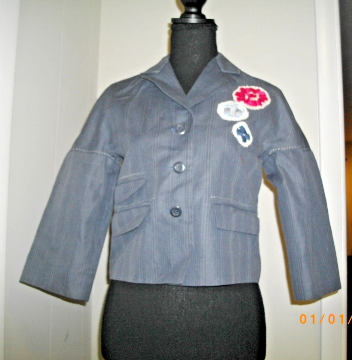 BCBG Maxazria Collection Women’s Blue Cropped Pinstriped Floral Blazer XS NWT
Opens in a new window